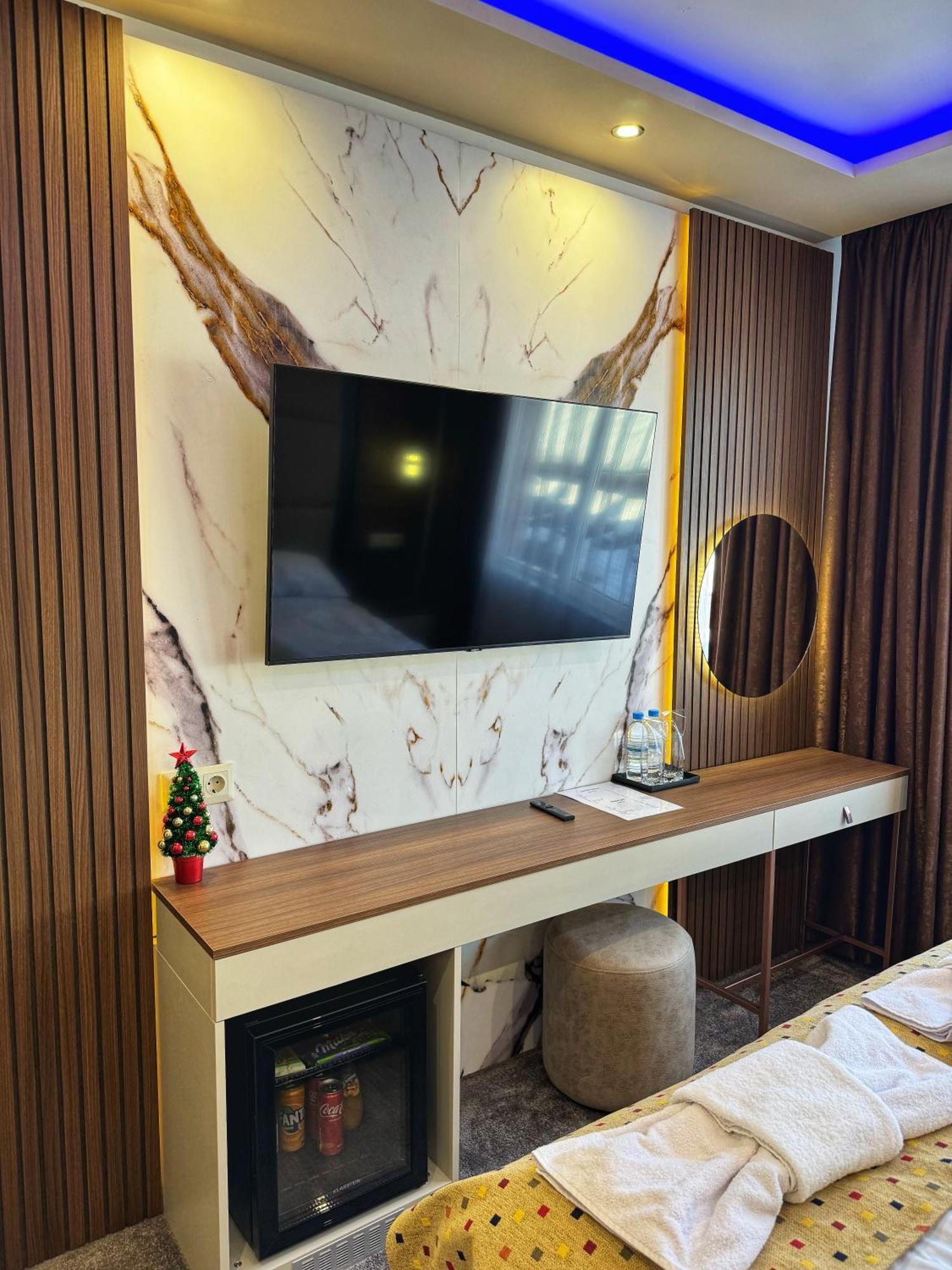 Hotel Diamant Dospat Bagian luar foto